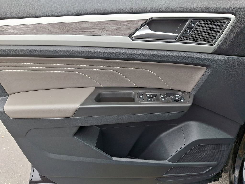 Certified 2022 Volkswagen Atlas Cross Sport SE image 12