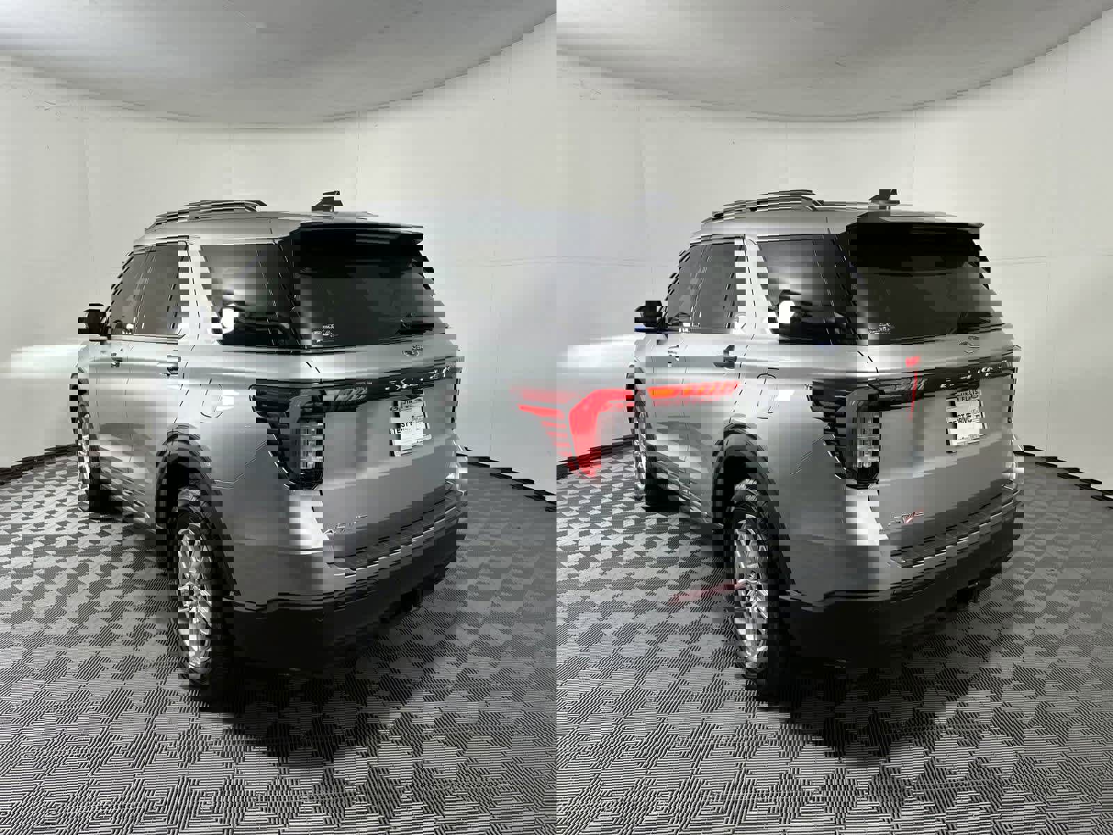 New 2025 Ford Explorer Active image 5