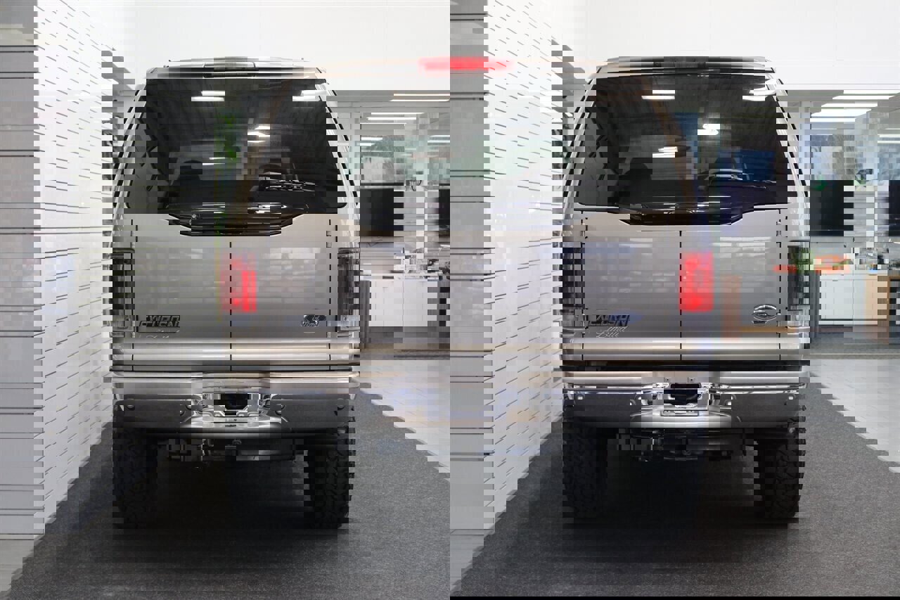 Used 2002 Ford Excursion Limited image 9
