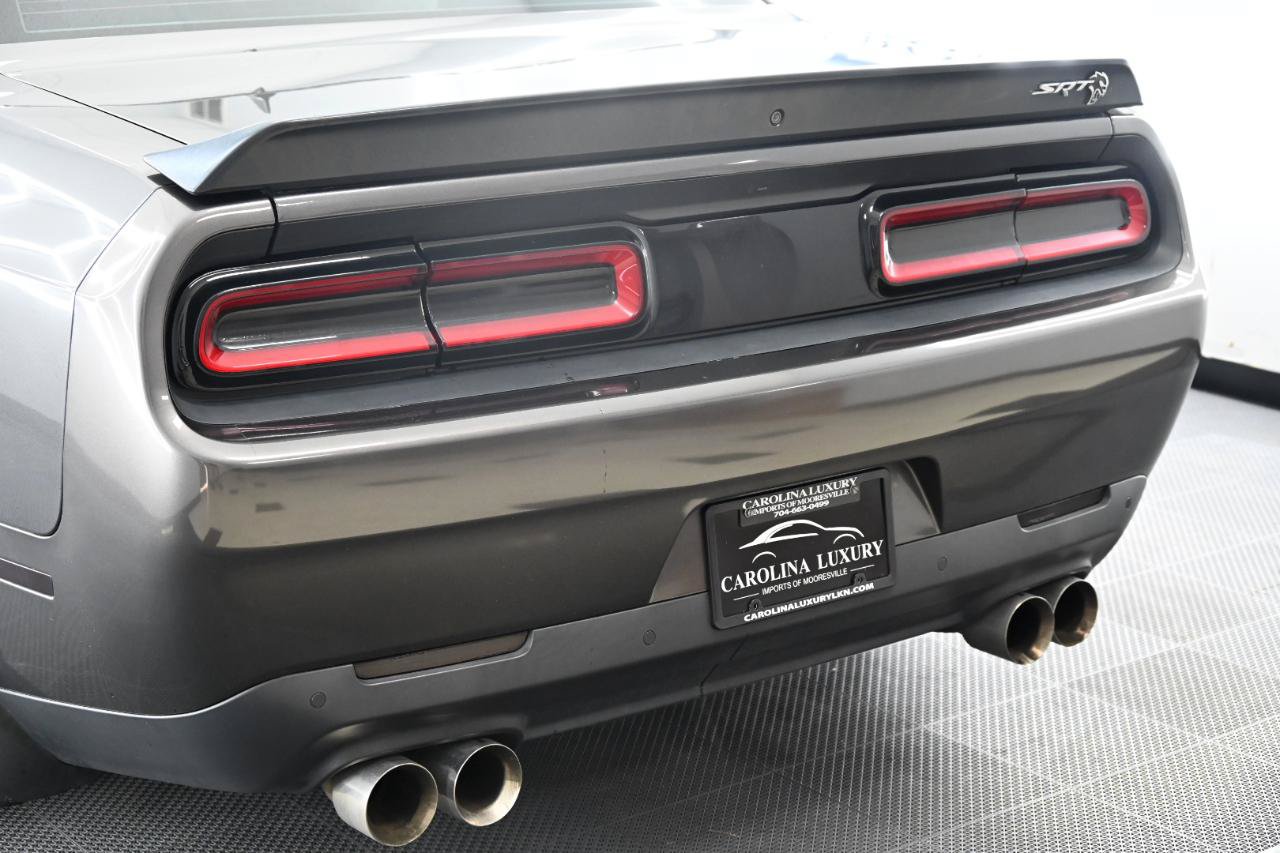 Used 2015 Dodge Challenger SRT Hellcat RWD image 12