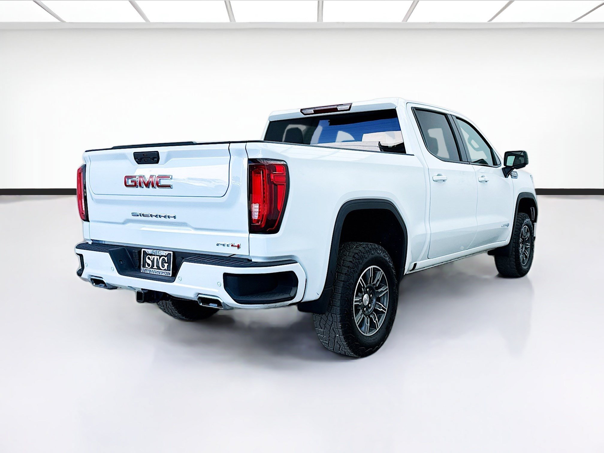 Used 2025 GMC Sierra 1500 AT4 AWD/4WD image 4