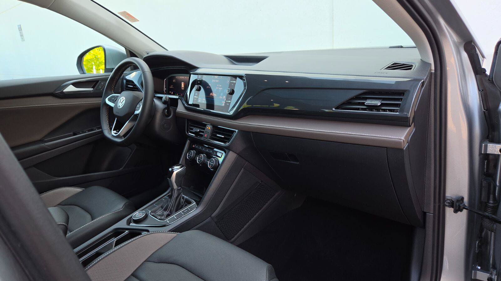 Certified 2023 Volkswagen Taos SEL AWD/4WD image 49