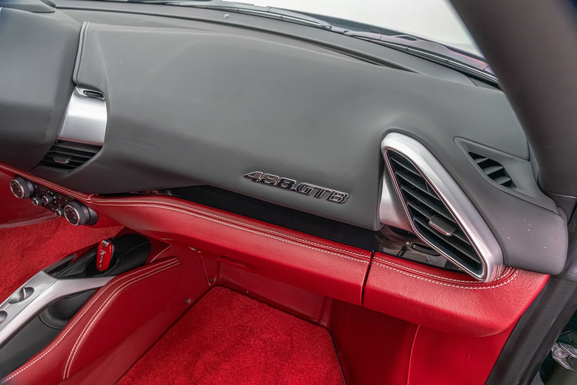 Certified 2018 Ferrari 488 GTB RWD image 44