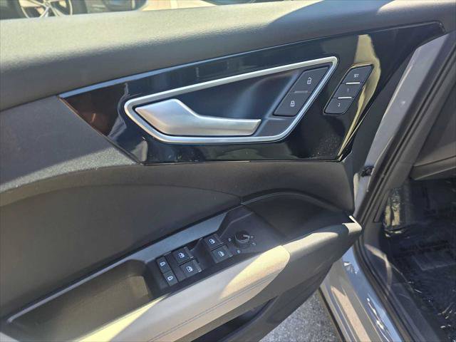 Used 2023 Audi Q4 e-tron Premium Plus w/ Premium Plus AWD/4WD image 23