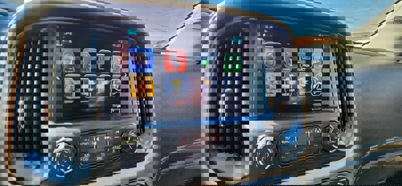 Used 2018 GMC Canyon Denali image 12