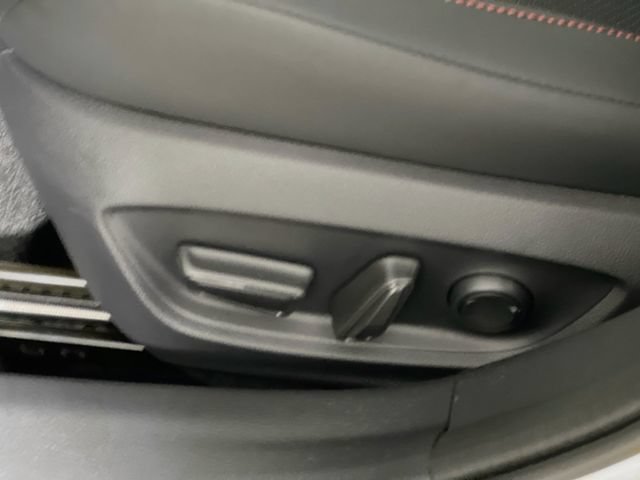 New 2026 Toyota Prius Plug-In Hybrid FWD image 13