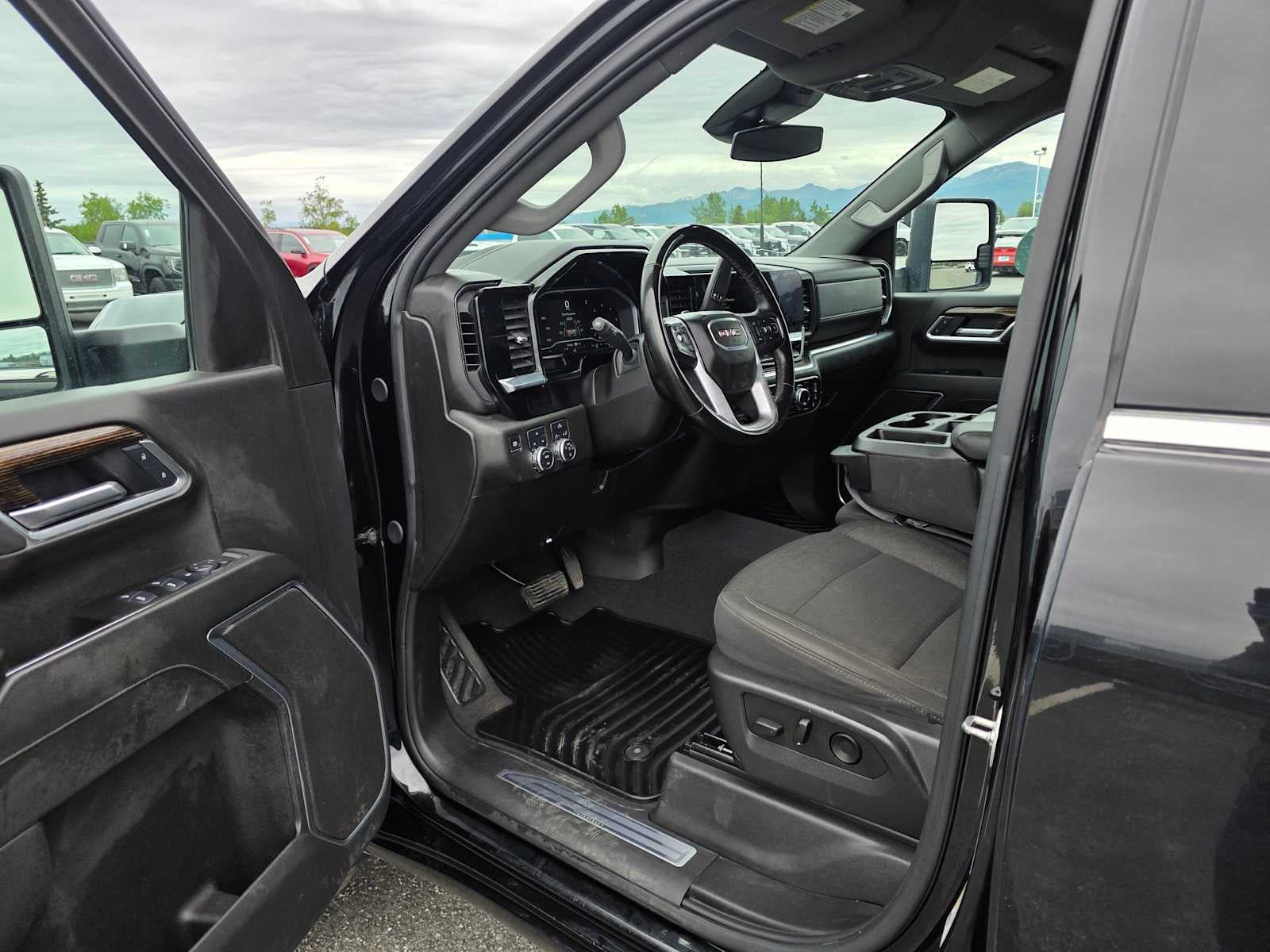 Certified 2025 GMC Sierra 3500 SLE w/ SLE Value Package AWD/4WD image 19