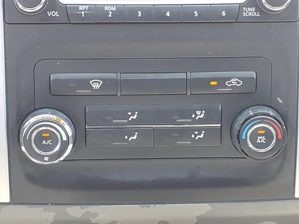 Used 2015 Nissan Frontier SV RWD image 19
