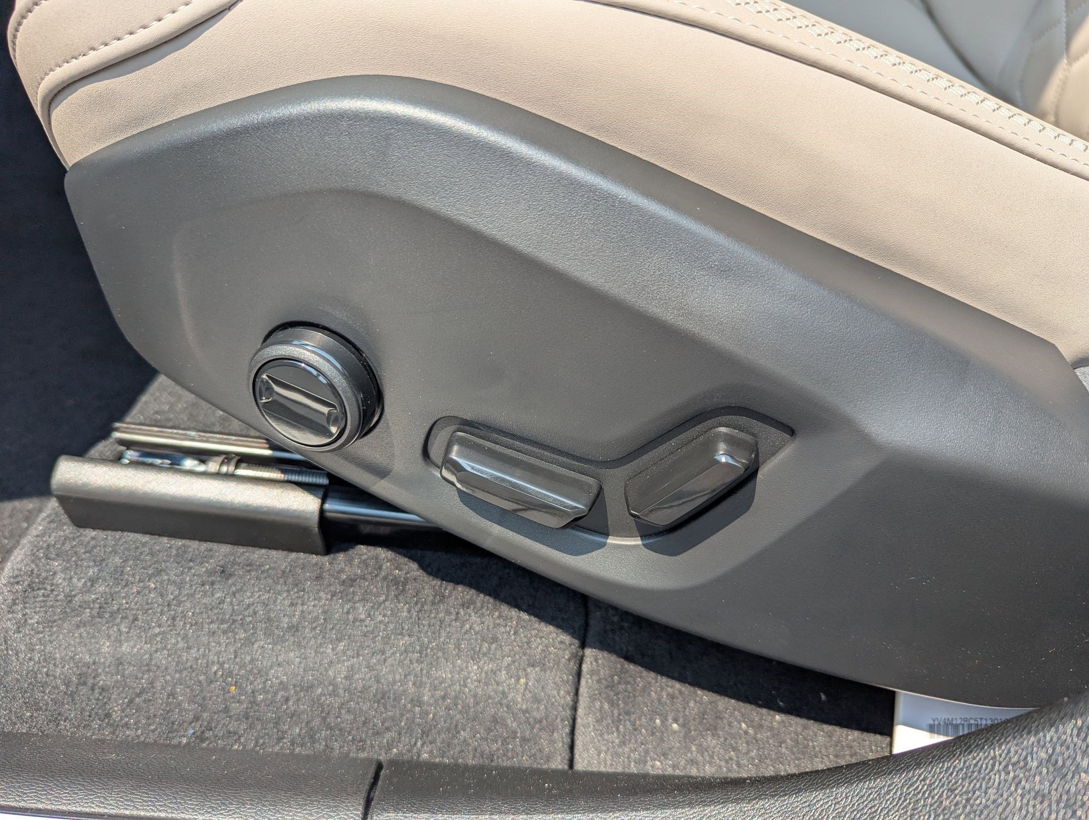 New 2026 Volvo XC60 B5 Plus w/ Protection Package Premier image 9