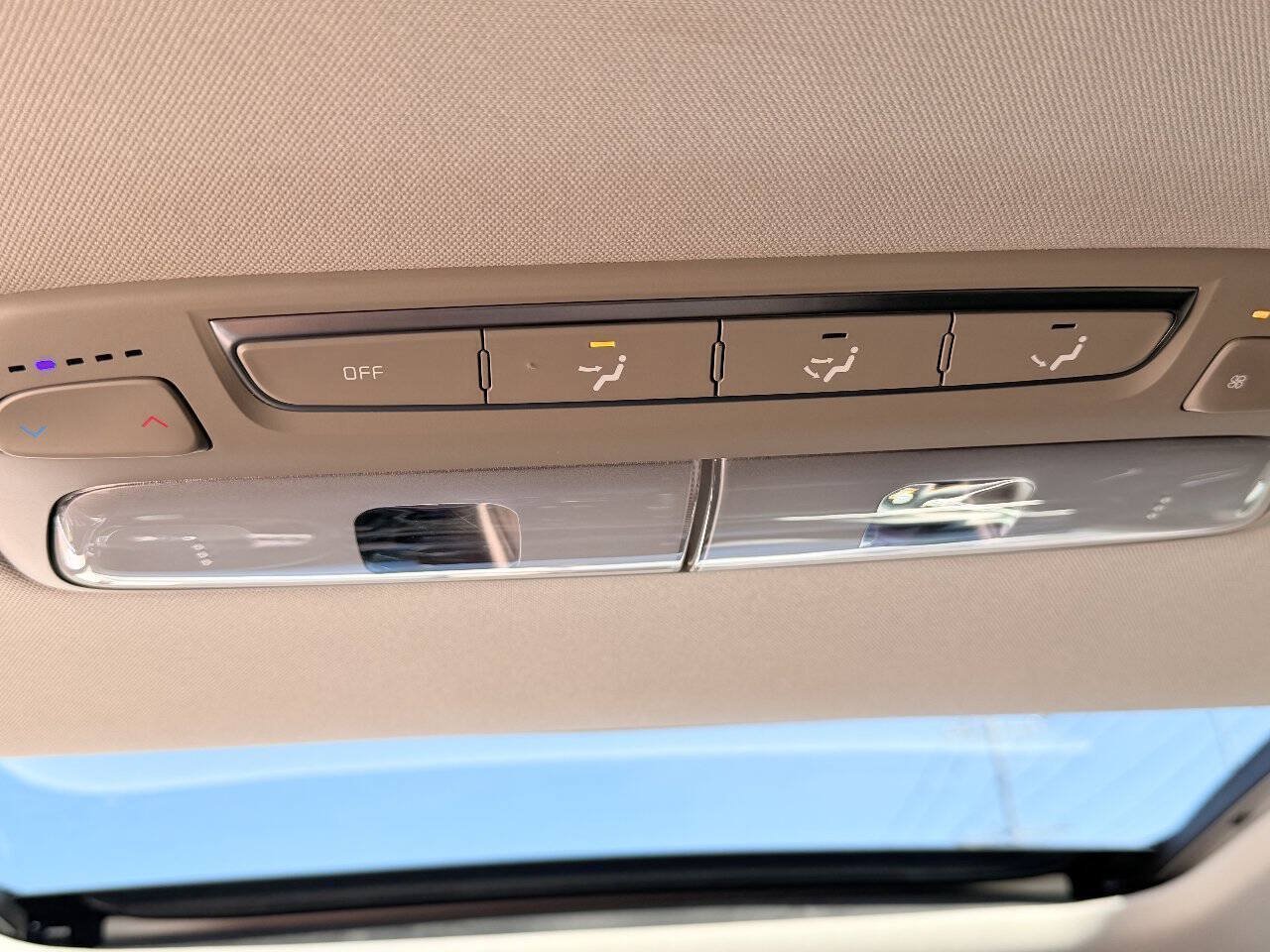 Used 2020 Kia Telluride S FWD image 31