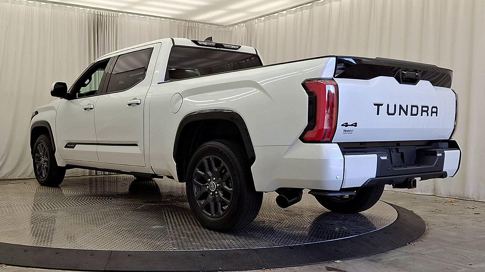 Used 2022 Toyota Tundra Platinum w/ Advanced Package AWD/4WD image 13