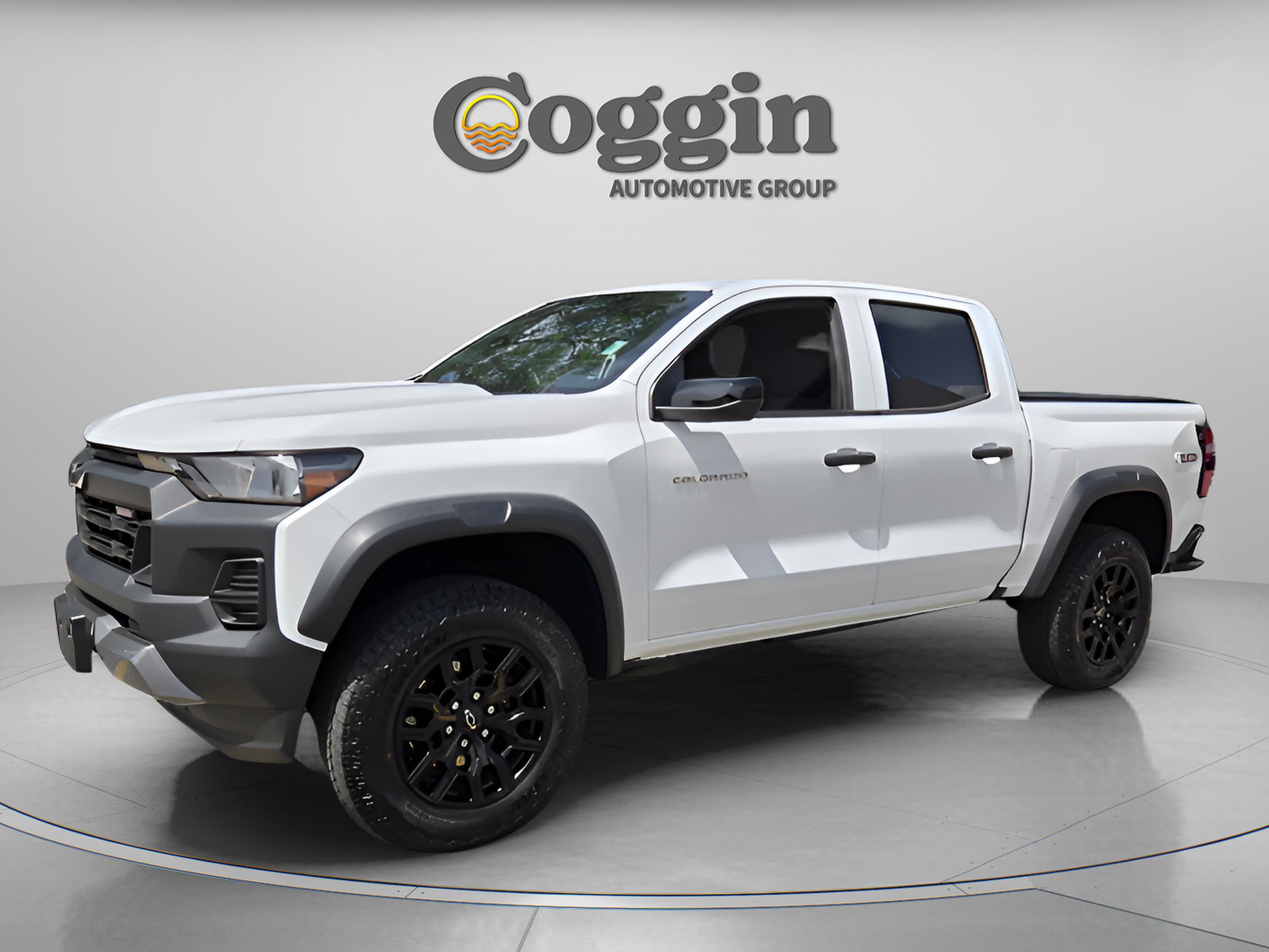 Used 2024 Chevrolet Colorado Trail Boss w/ Advanced Trailering Package AWD/4WD image 1
