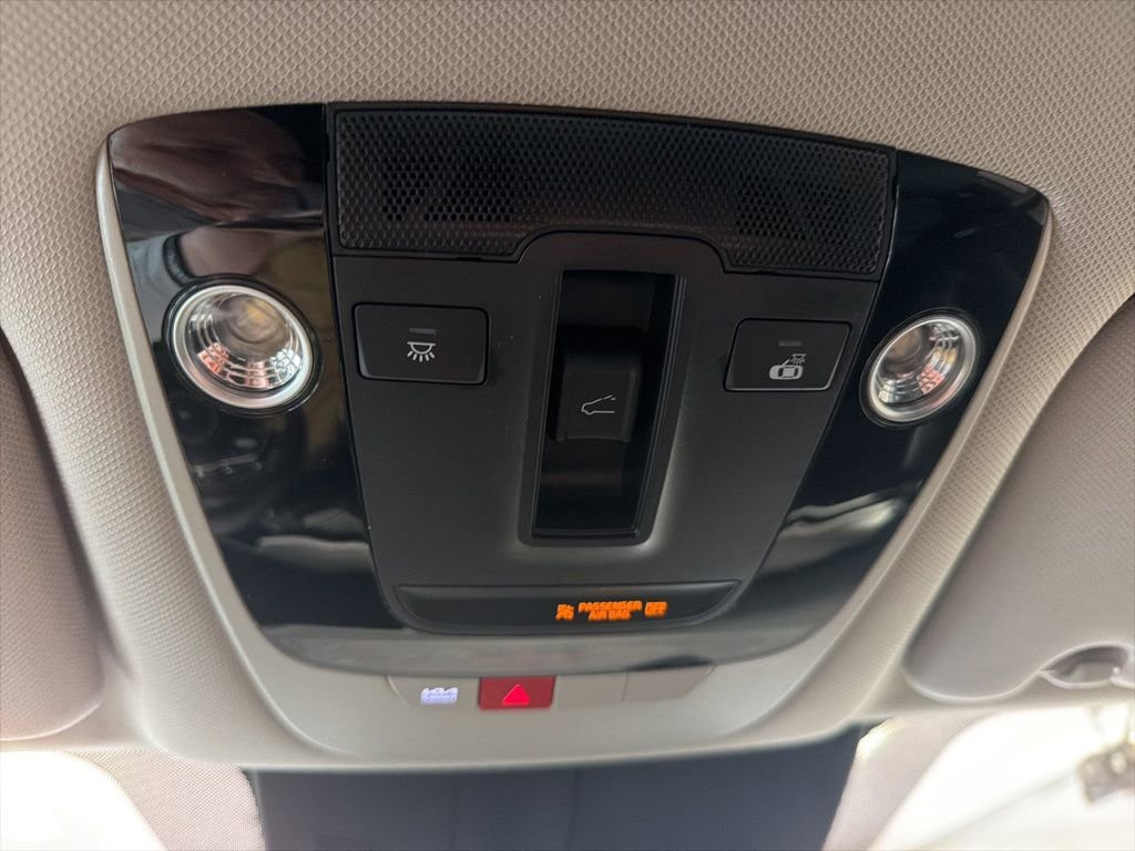 Used 2025 Kia Sorento S w/ Panoramic Sunroof Package image 19