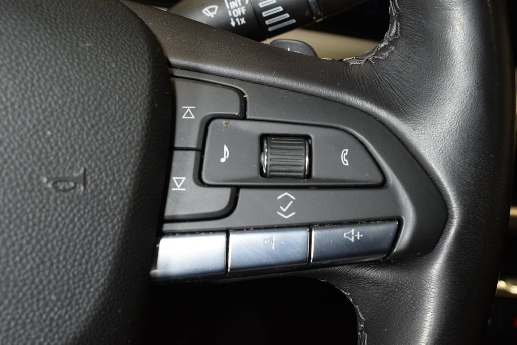 Used 2024 Cadillac XT4 Luxury w/ Cold Weather Package AWD/4WD image 18