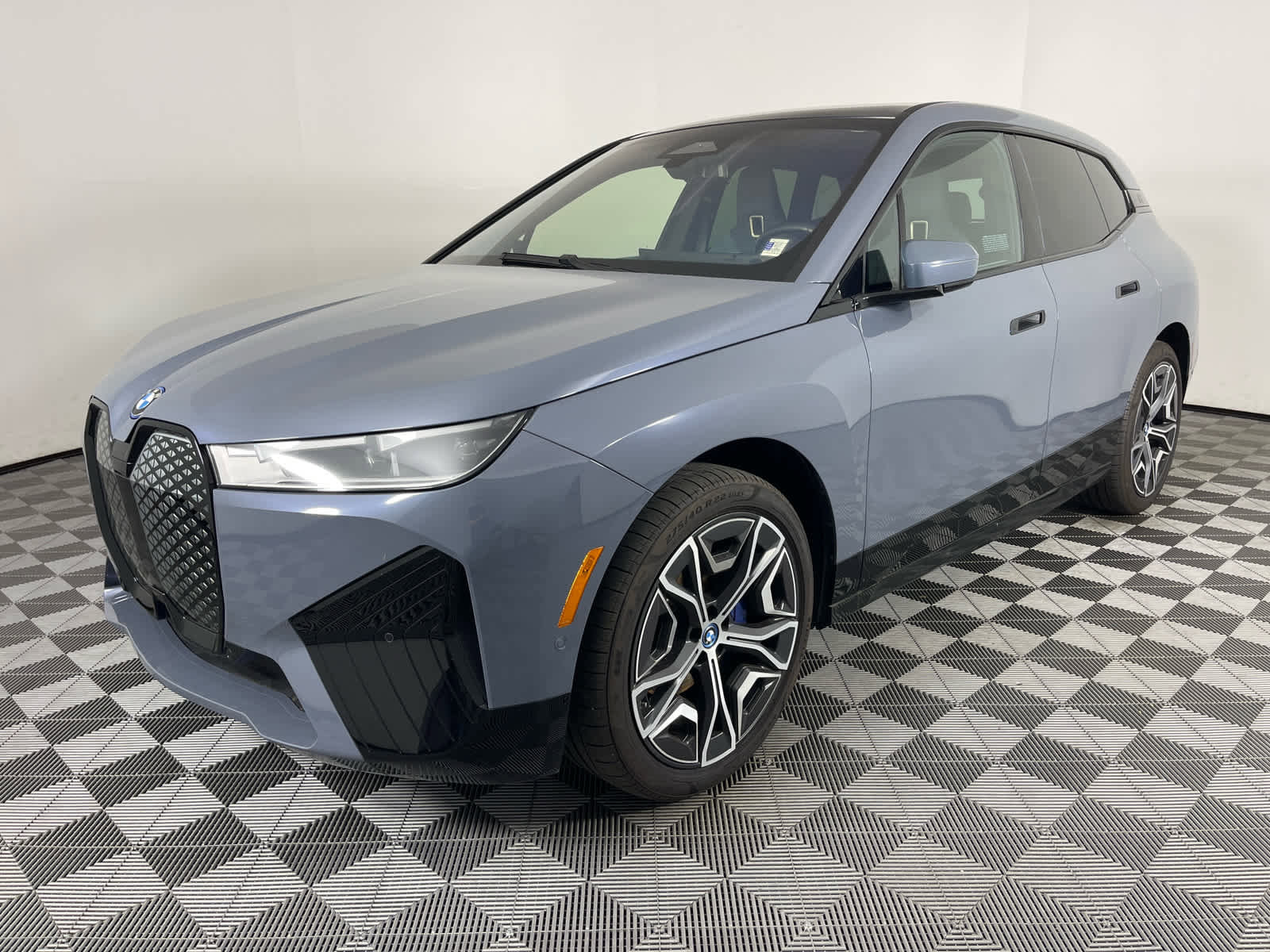 Certified 2025 BMW iX xDrive50 w/ Sport Package AWD/4WD image 7