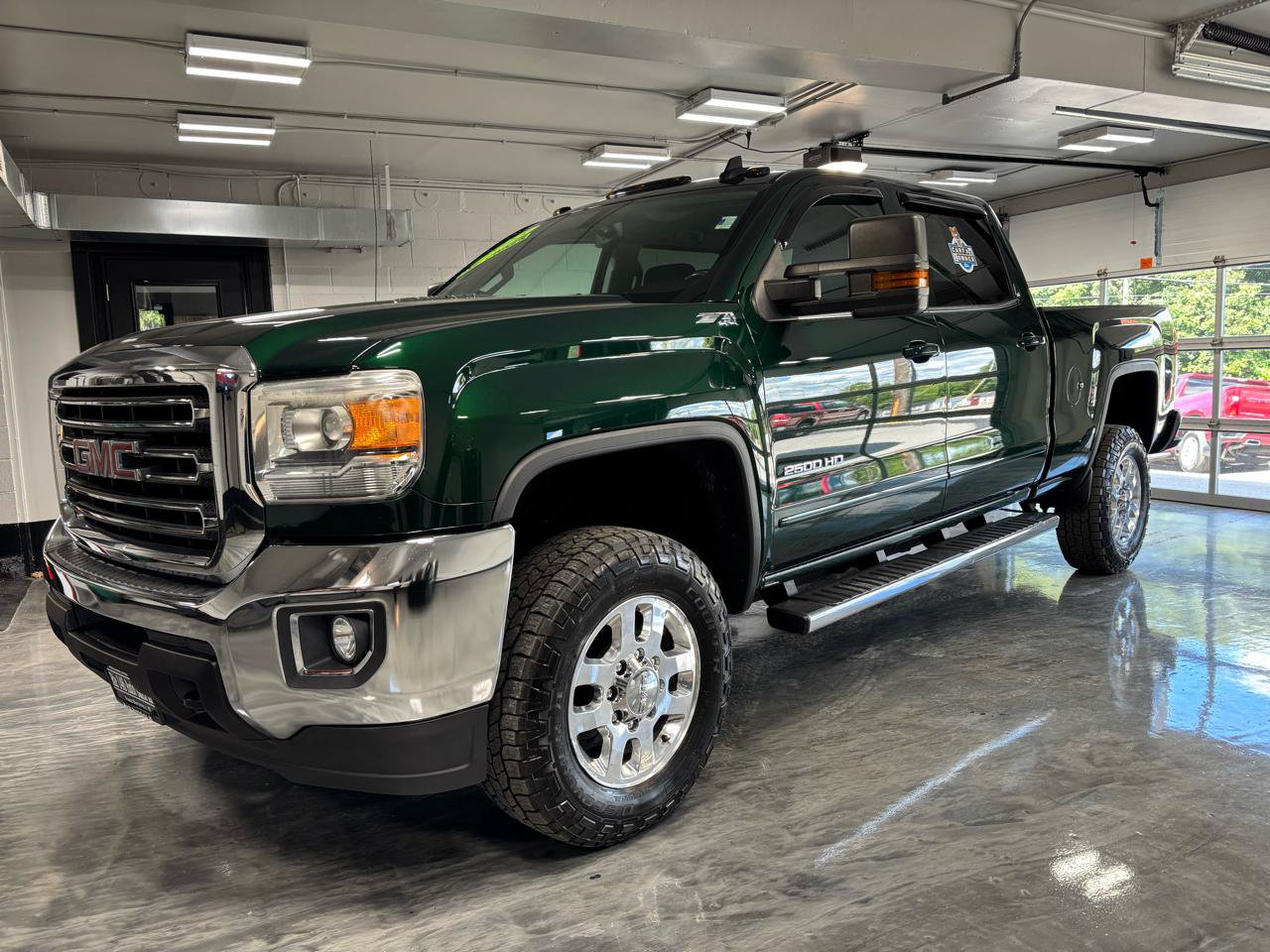 Used 2015 GMC Sierra 2500 SLE w/ SLE Preferred Package AWD/4WD image 5