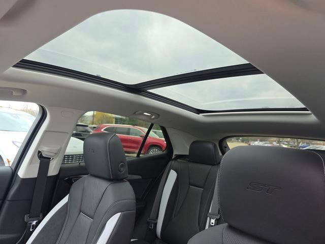 New 2026 Buick Envision Sport Touring image 4