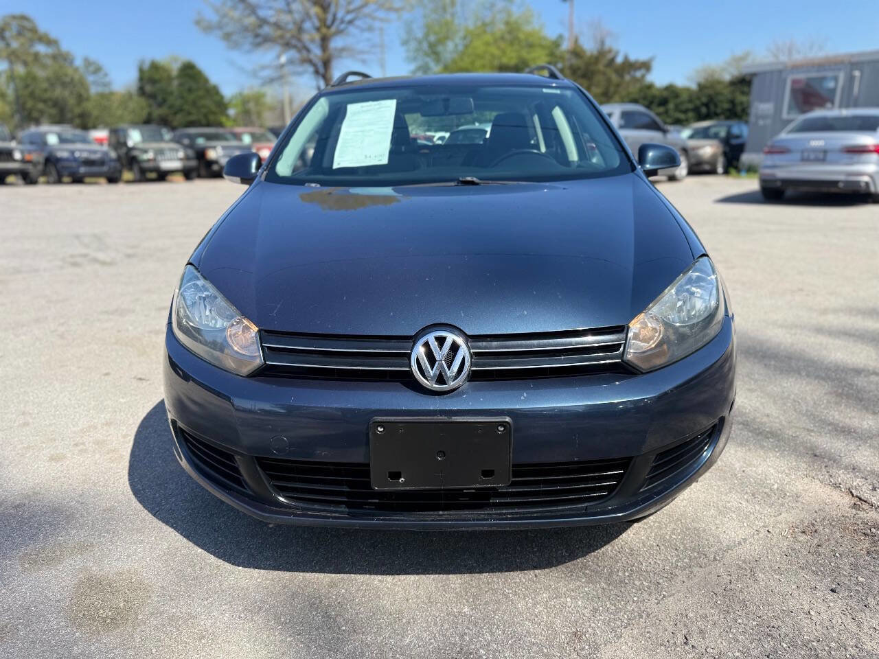 Used 2010 Volkswagen Jetta SE FWD image 2