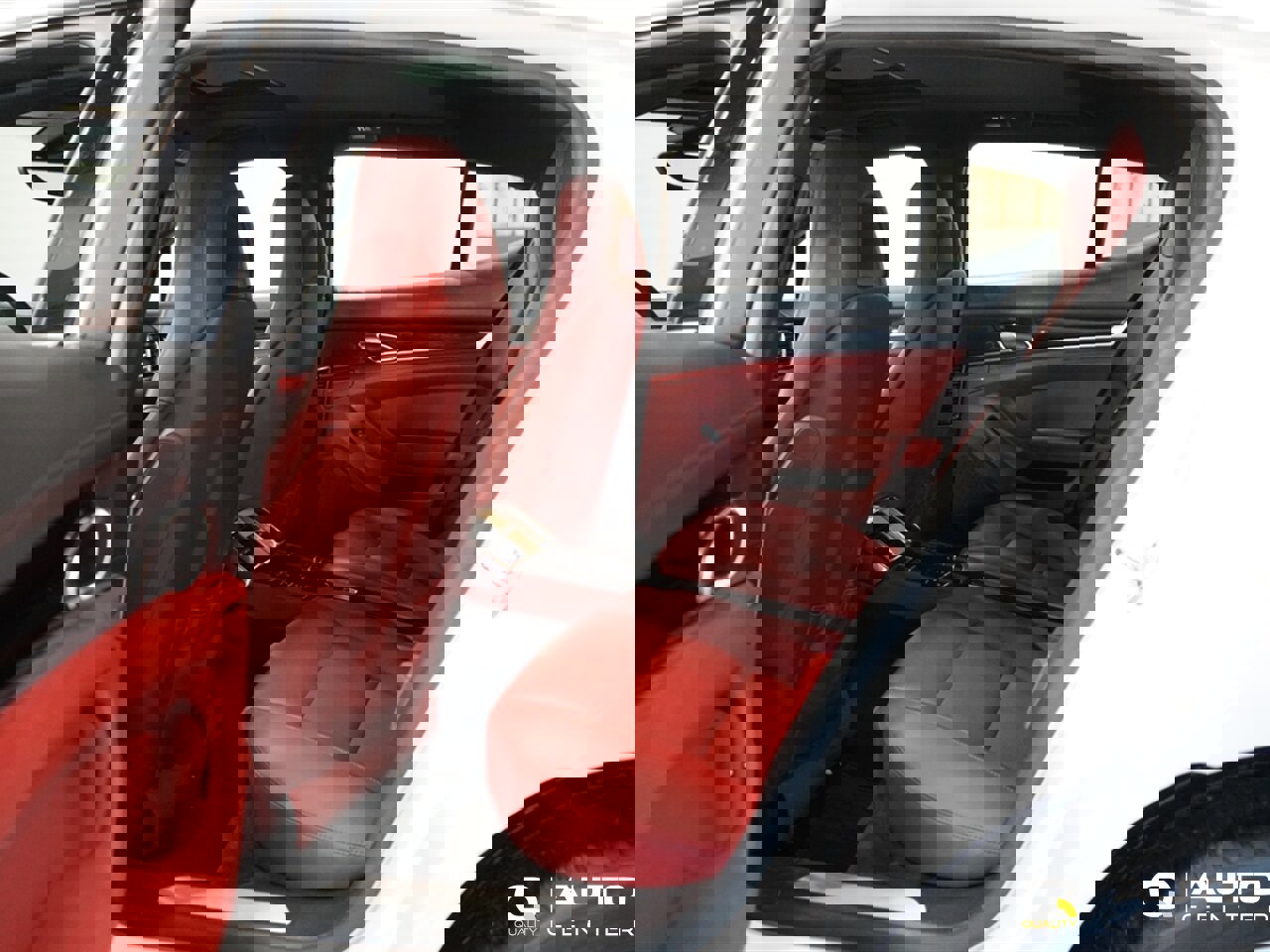 Used 2014 Porsche Panamera 4 image 36