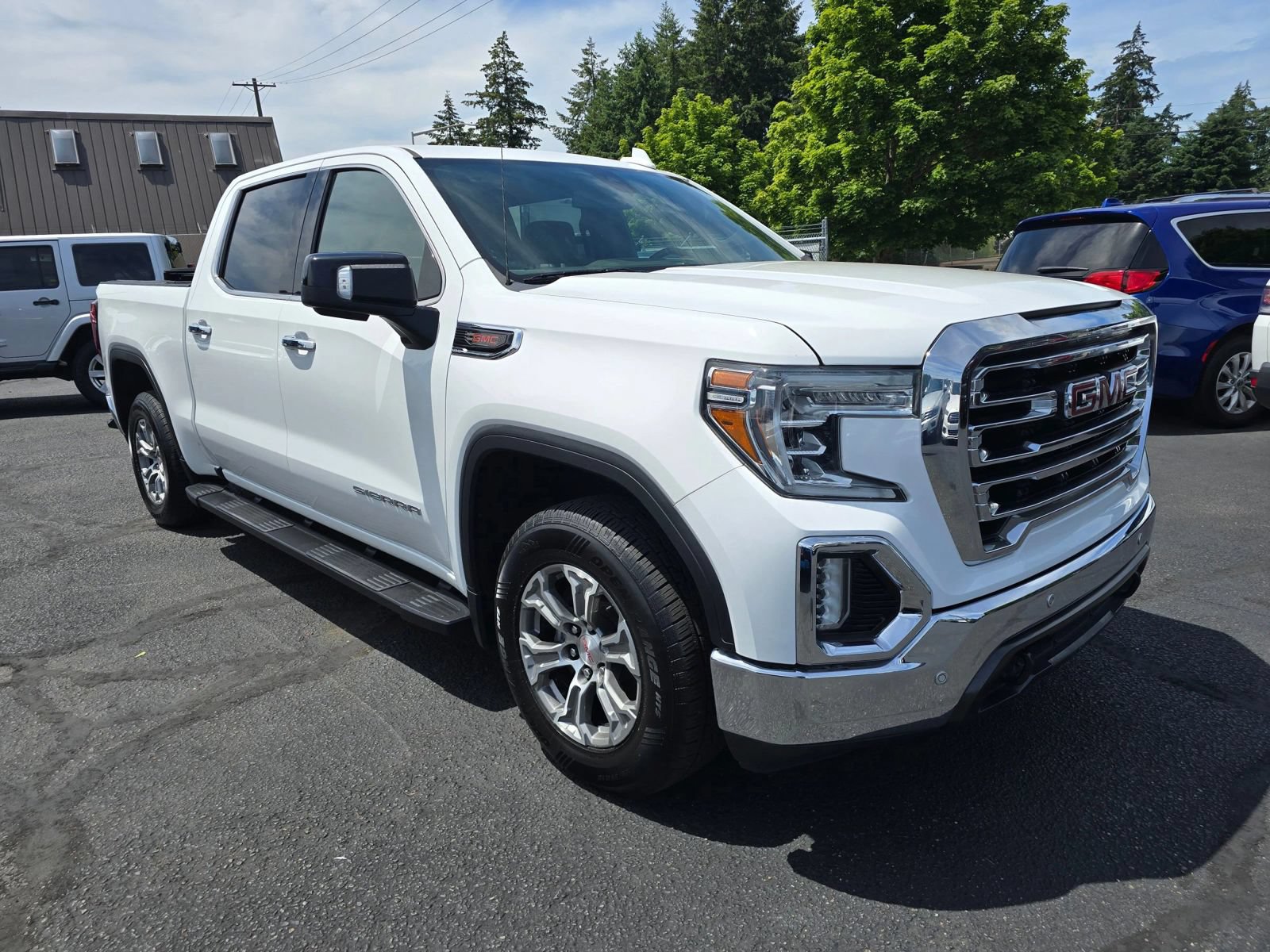 Used 2020 GMC Sierra 1500 SLT w/ Driver Alert Package II AWD/4WD image 7
