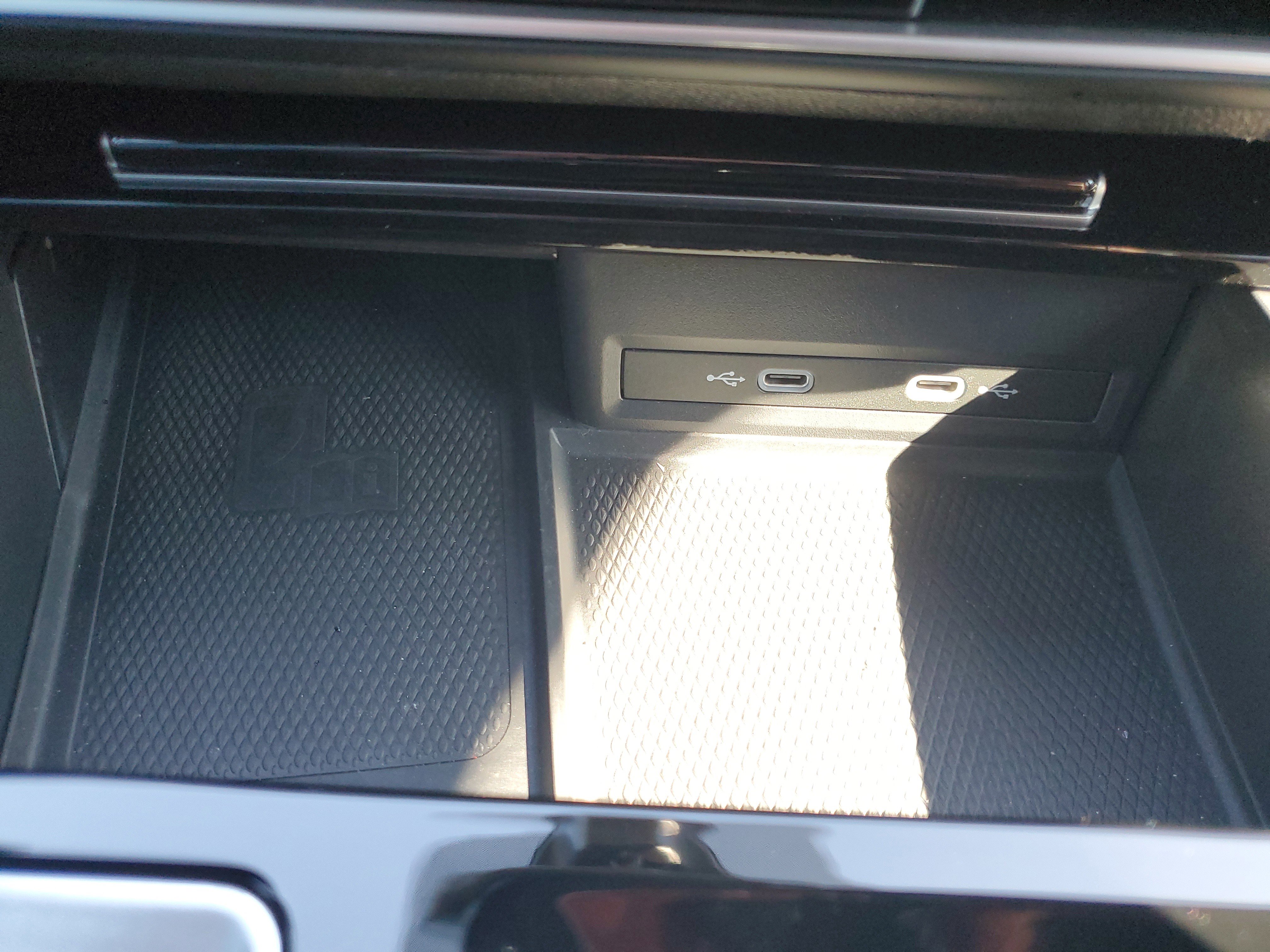 Used 2024 Volkswagen Atlas Cross Sport SE w/ Panoramic Sunroof Package image 27