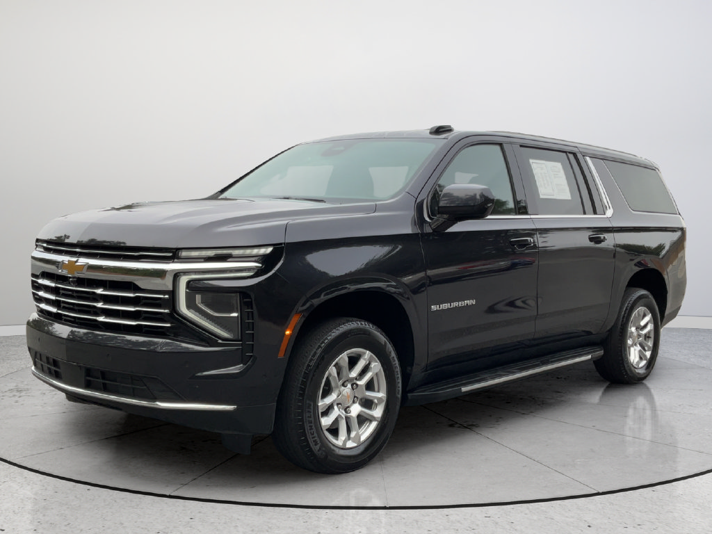 Certified 2025 Chevrolet Suburban LT RWD image 4