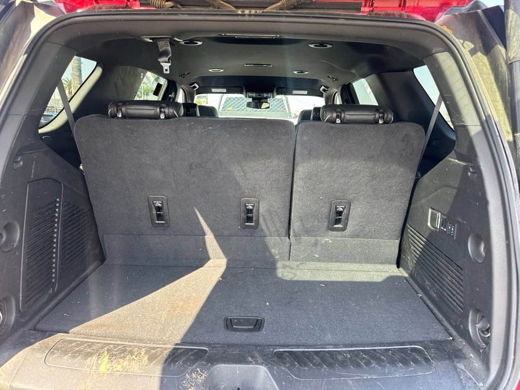 Used 2024 GMC Yukon SLT w/ SLT Luxury Package RWD image 36