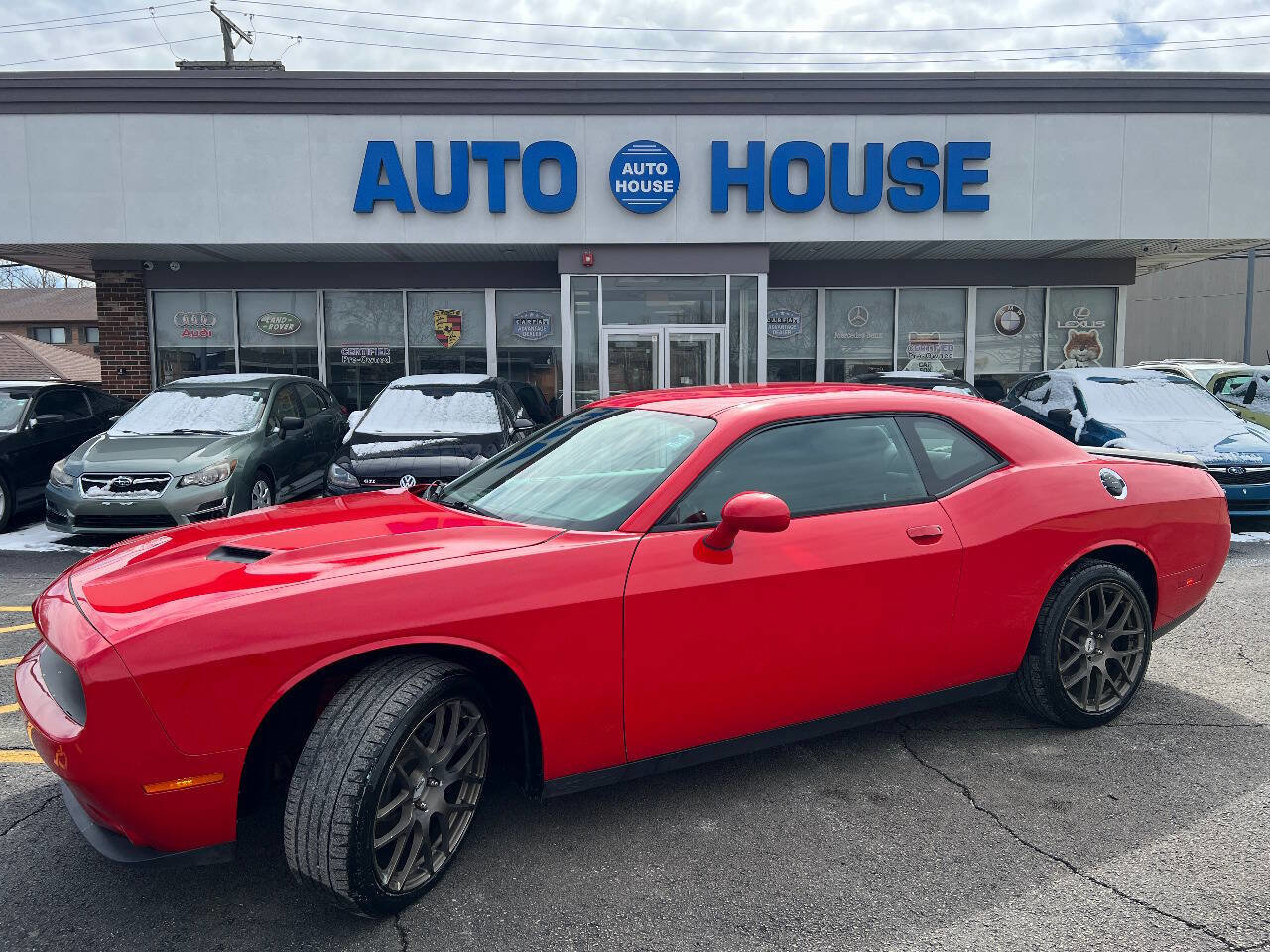 Used 2015 Dodge Challenger SXT image 7