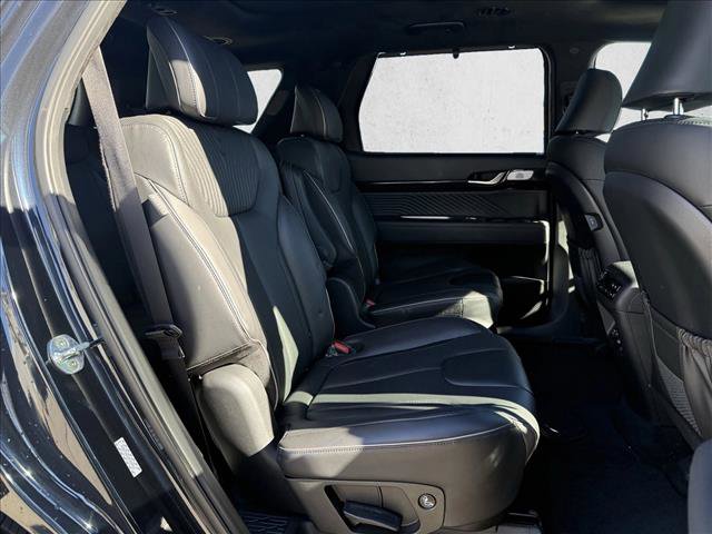 Used 2023 Hyundai Palisade Calligraphy image 16