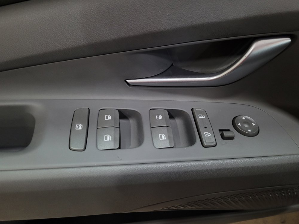 Used 2023 Hyundai Elantra SEL FWD image 27