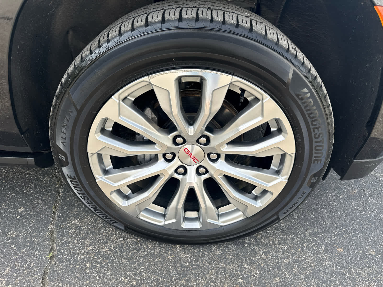 Used 2023 GMC Yukon Denali AWD/4WD image 9