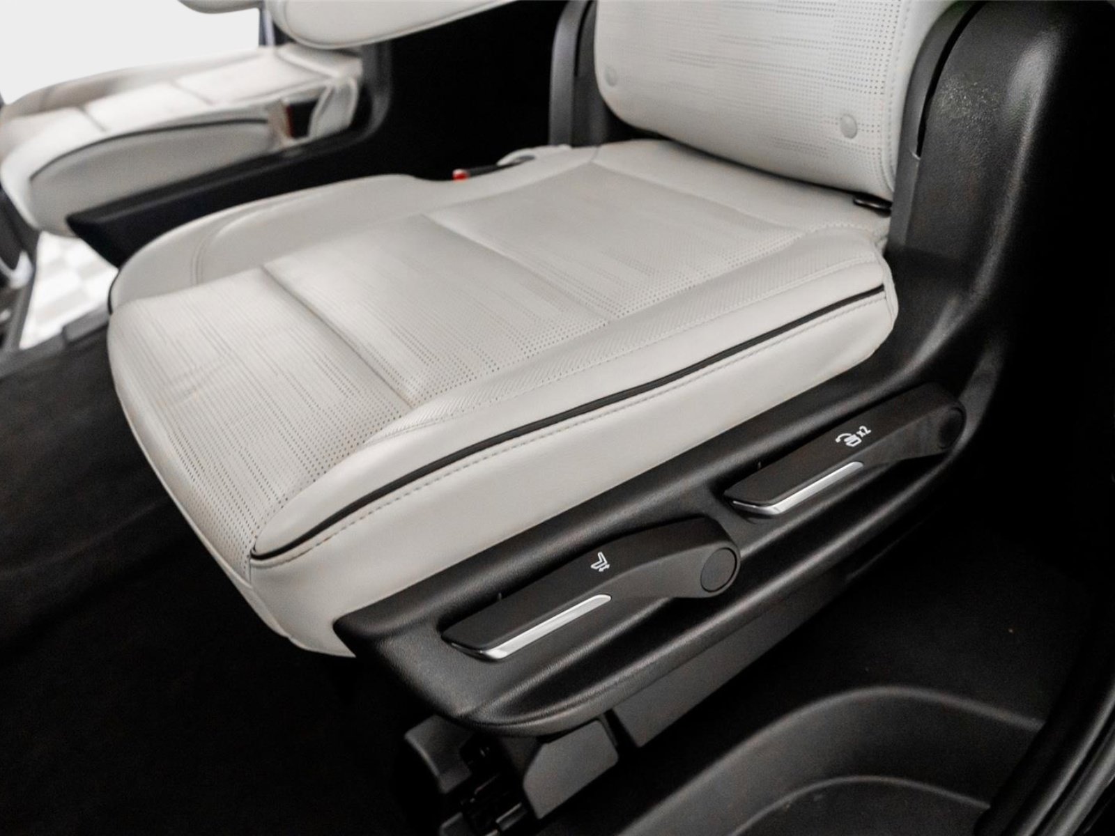 Used 2026 Cadillac Escalade Sport w/ LPO, Floor Liner Package image 44