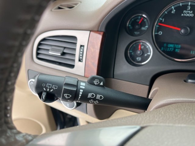 Used 2009 Chevrolet Suburban LTZ image 22