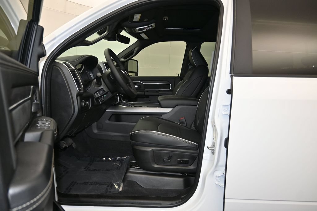 New 2026 RAM 2500 Laramie AWD/4WD image 22