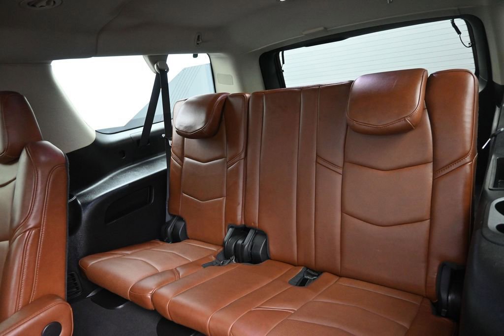 Used 2020 Cadillac Escalade ESV Premium Luxury RWD image 15