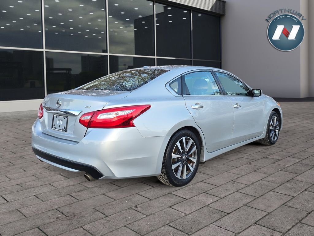 Used 2017 Nissan Altima 2.5 SV image 5