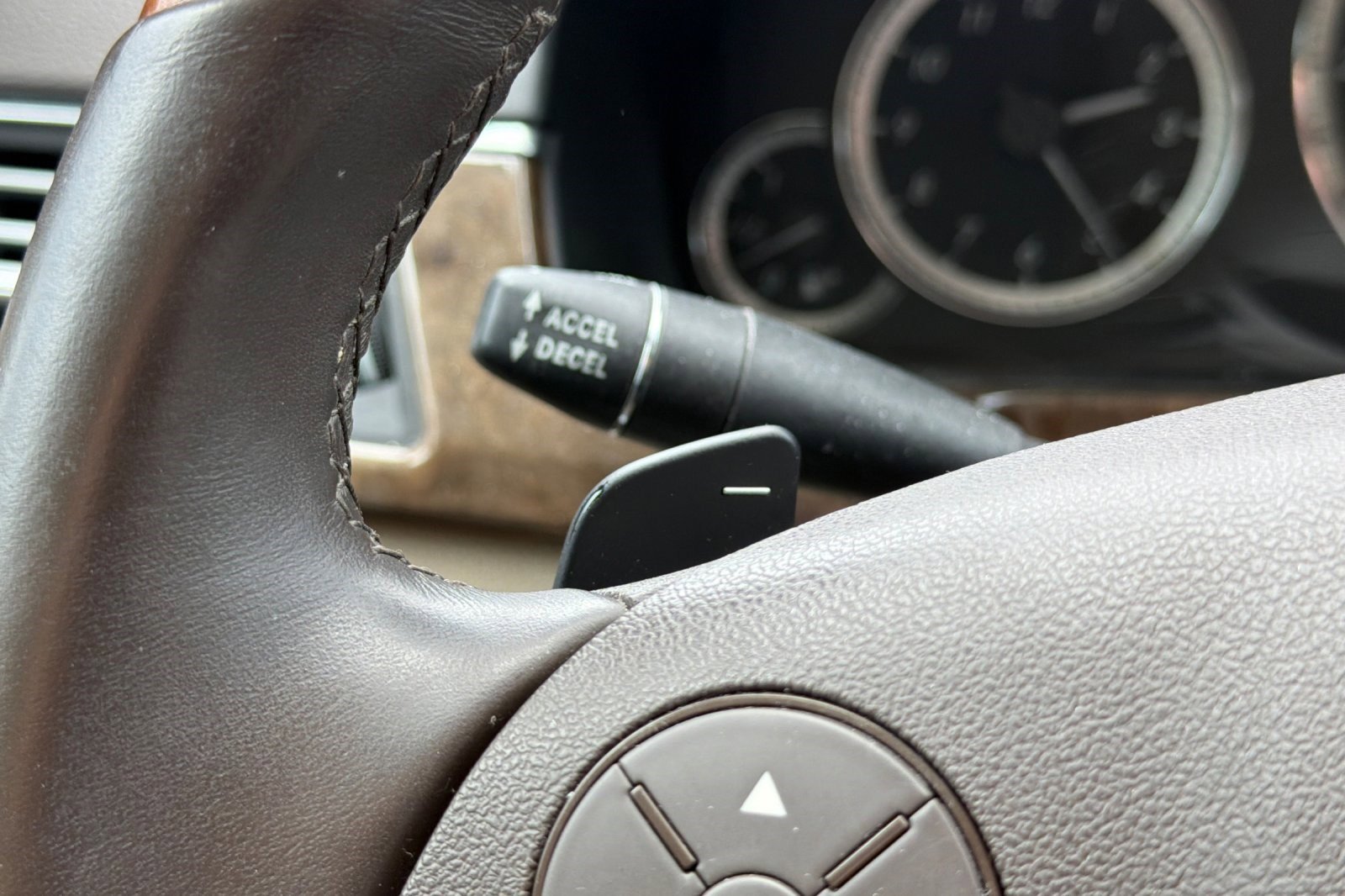 Used 2010 Mercedes-Benz E 350 Sedan image 31