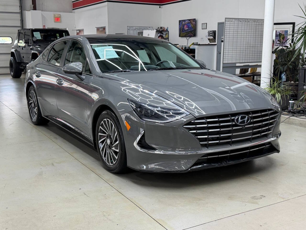 Used 2021 Hyundai Sonata Limited FWD image 1