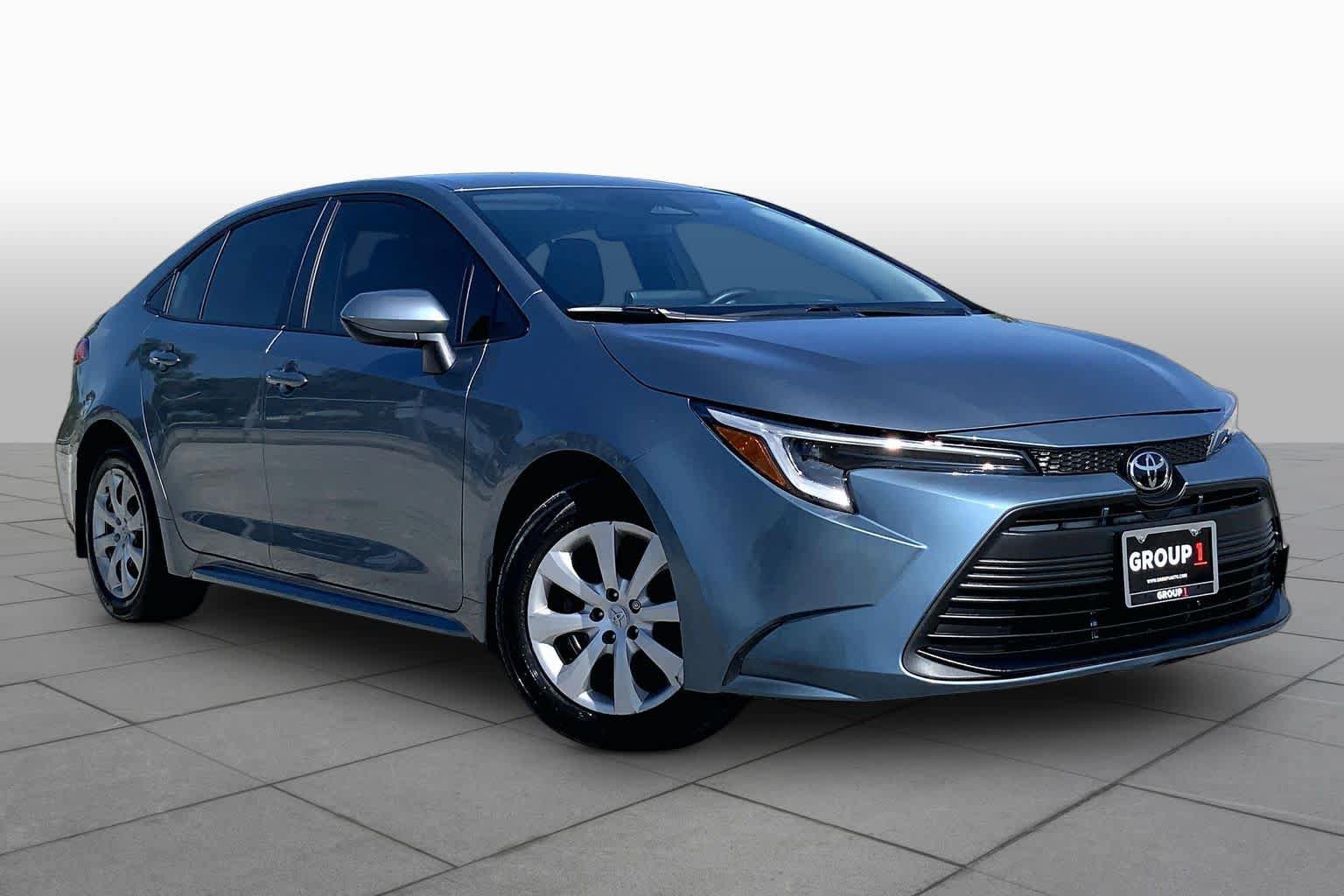 Used 2026 Toyota Corolla LE FWD image 3