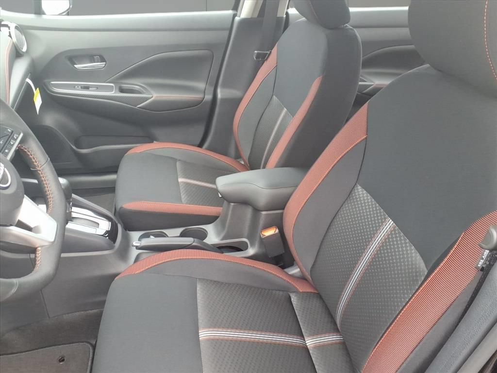 New 2025 Nissan Versa SR w/ Trunk Package FWD image 11