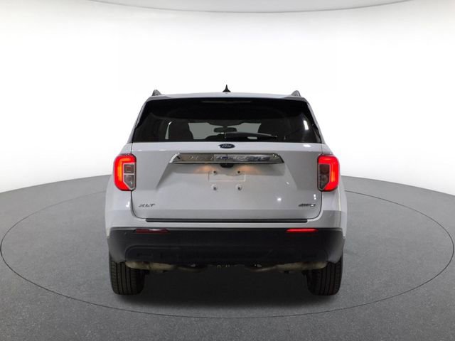 Used 2023 Ford Explorer XLT AWD/4WD image 6
