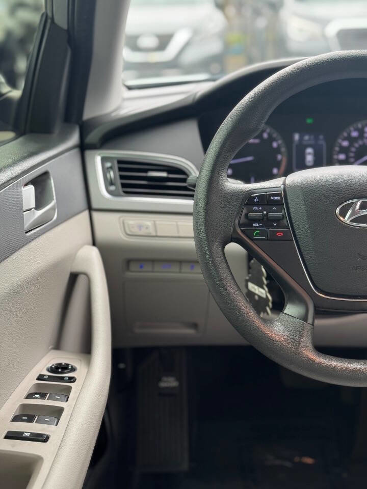 Used 2017 Hyundai Sonata SE image 14