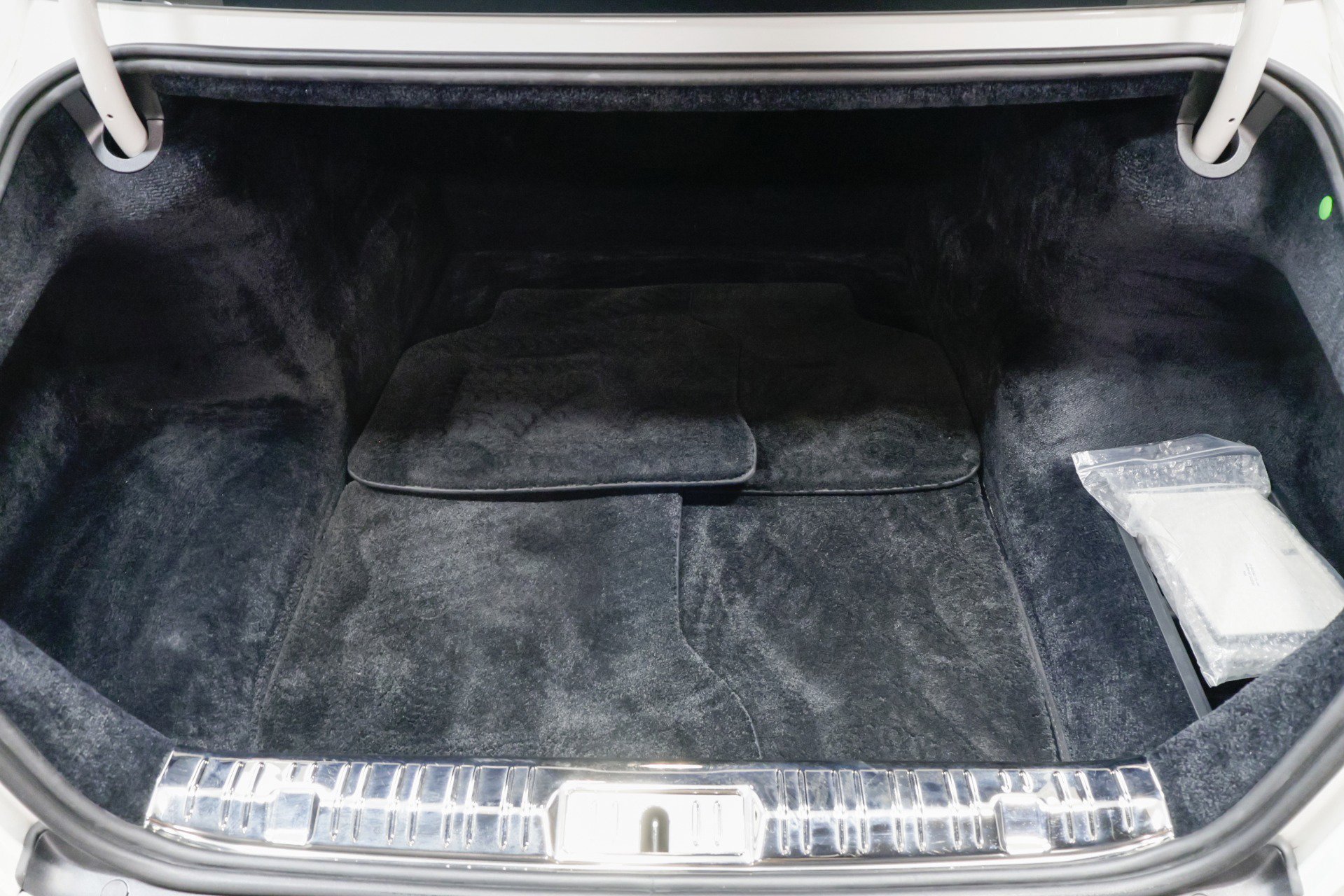 Used 2016 Rolls-Royce Ghost image 31