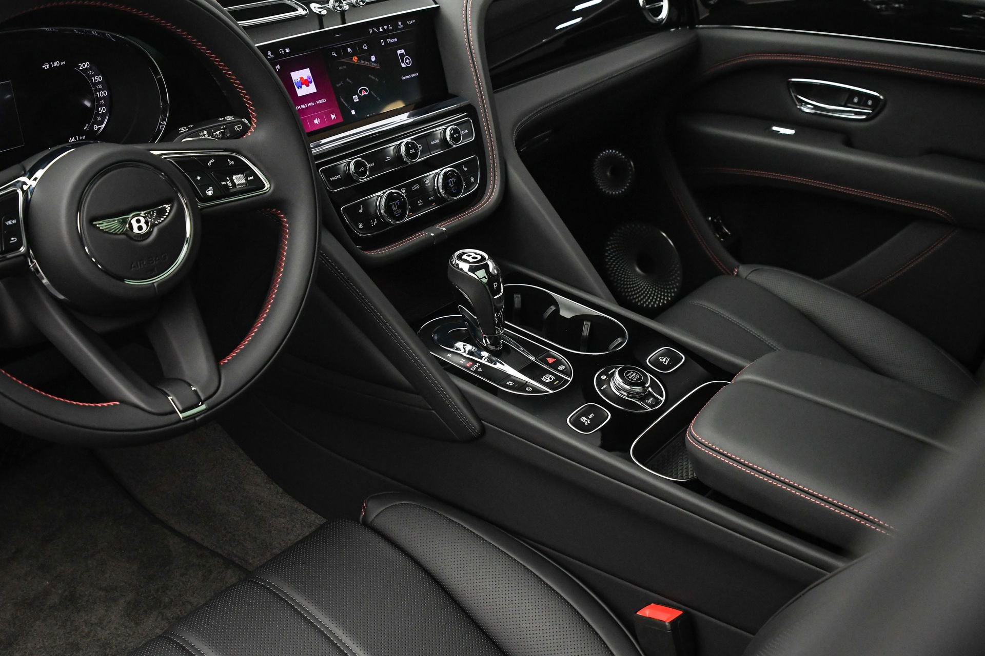 New 2025 Bentley Bentayga AWD/4WD image 35