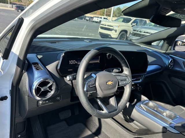Certified 2024 Chevrolet Equinox EV LT FWD image 9