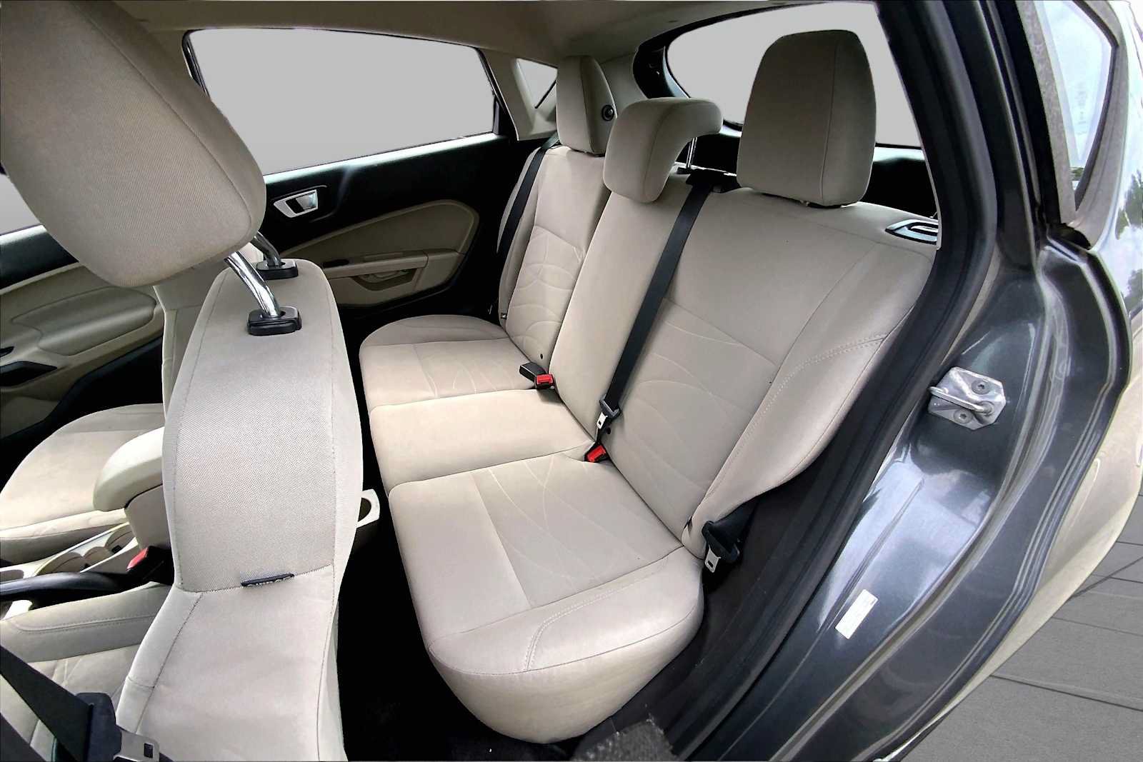 Used 2016 Ford Fiesta SE w/ Cold Weather Package FWD image 20