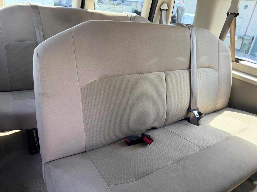 Used 2014 Ford E-350 and Econoline 350 XLT RWD image 38