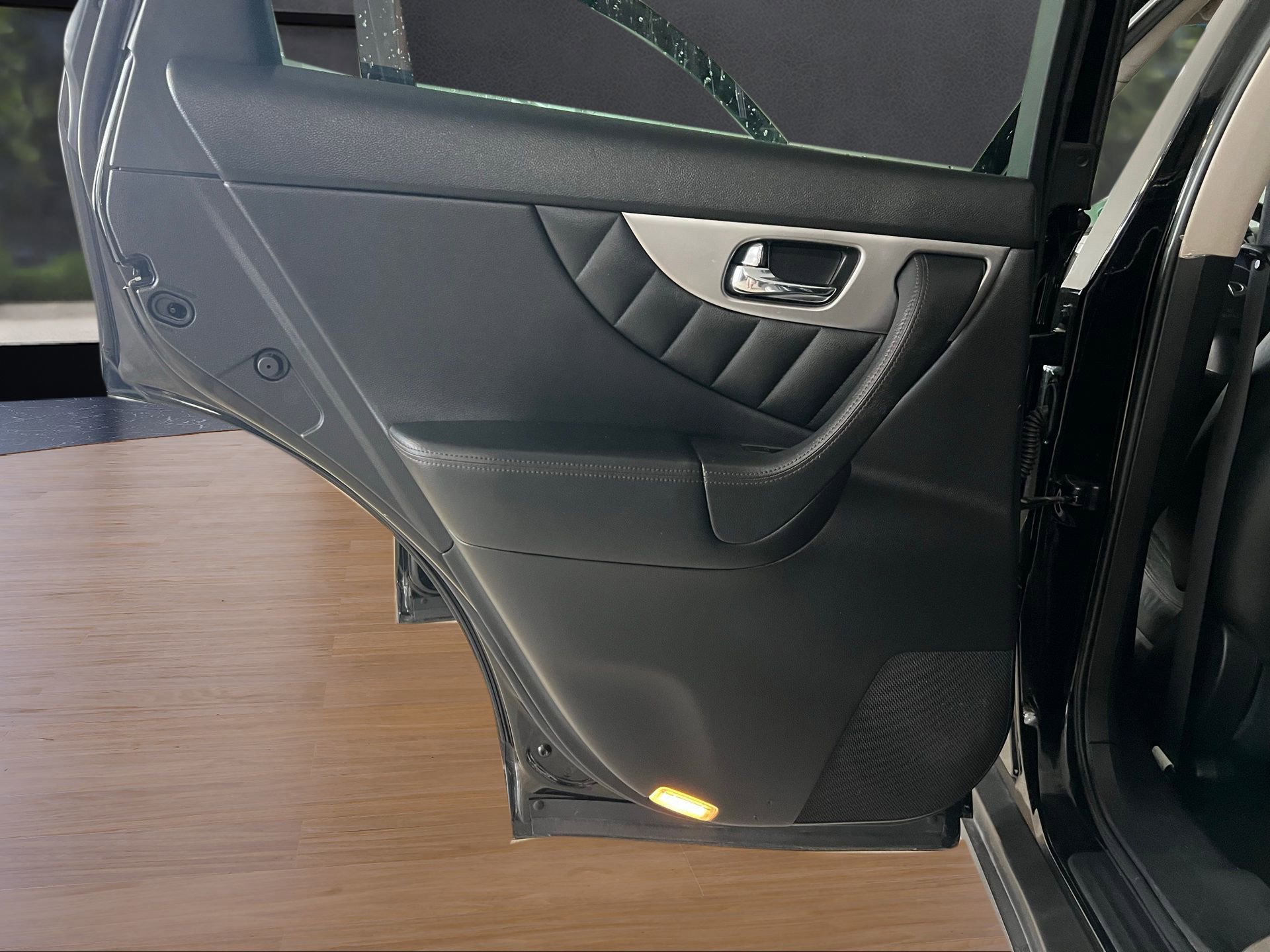 Used 2017 INFINITI QX70 2WD image 11