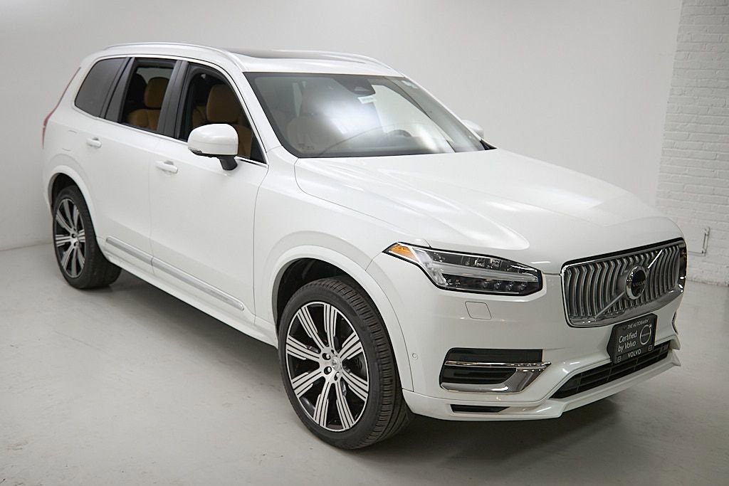 Certified 2024 Volvo XC90 T8 Ultimate w/ Protection Package image 4