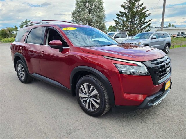 Used 2022 Nissan Pathfinder SL w/ SL Black Package image 4